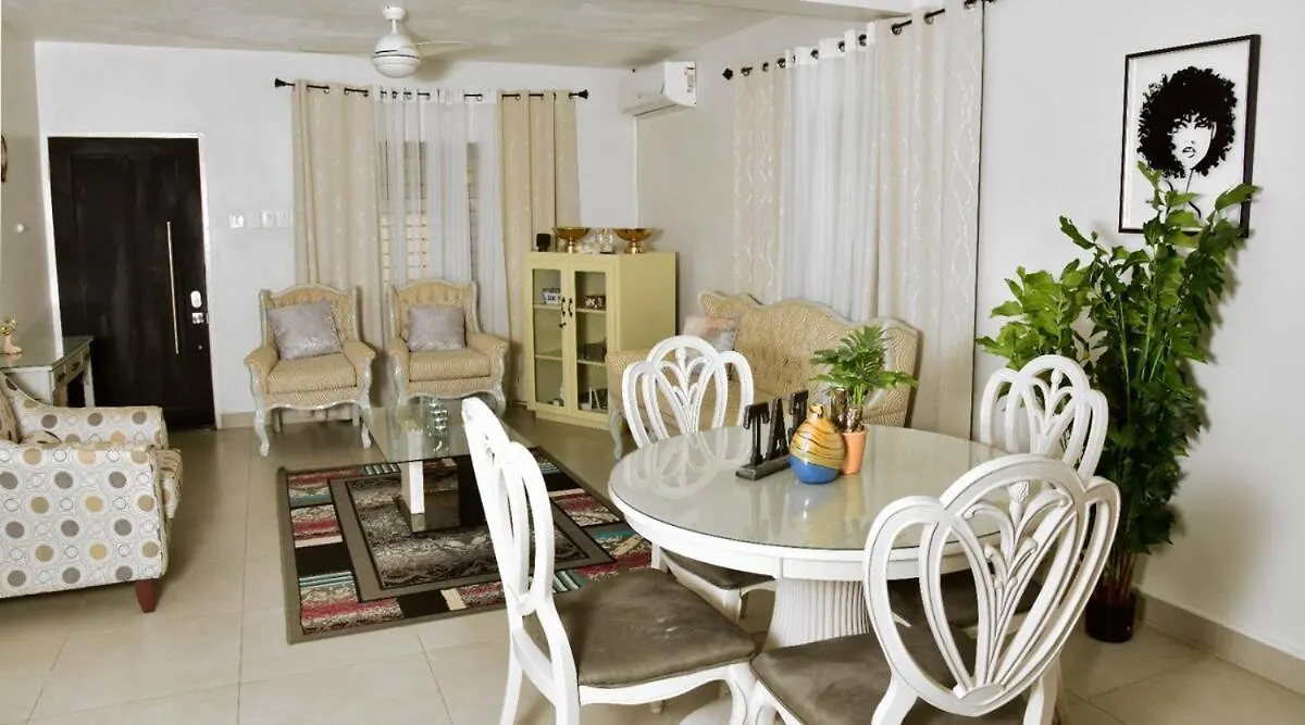 Villa Landing Strip - East Wing Beach House Black River Jamaika